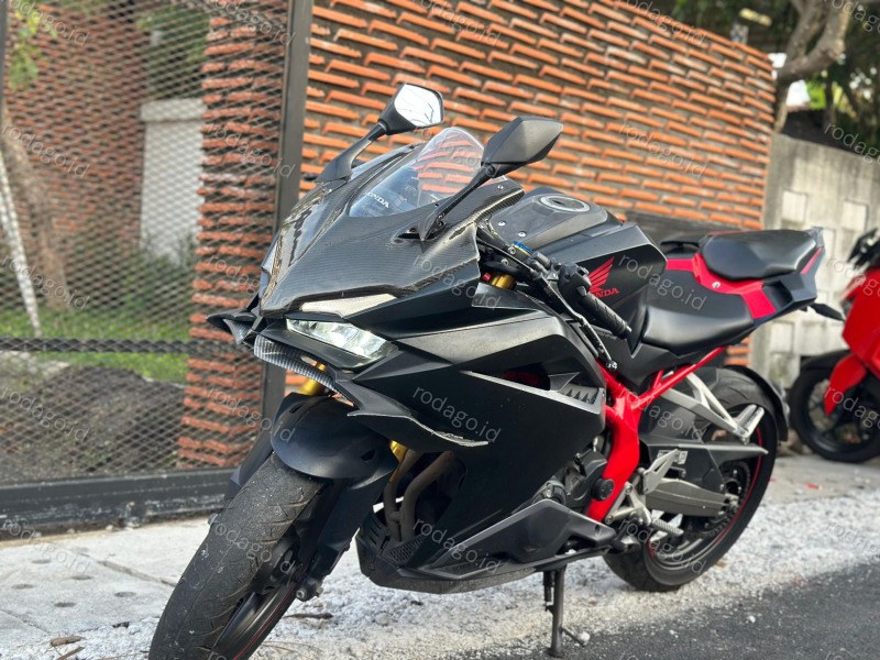 Kawasaki Ninja ZX25-R - Photo 3